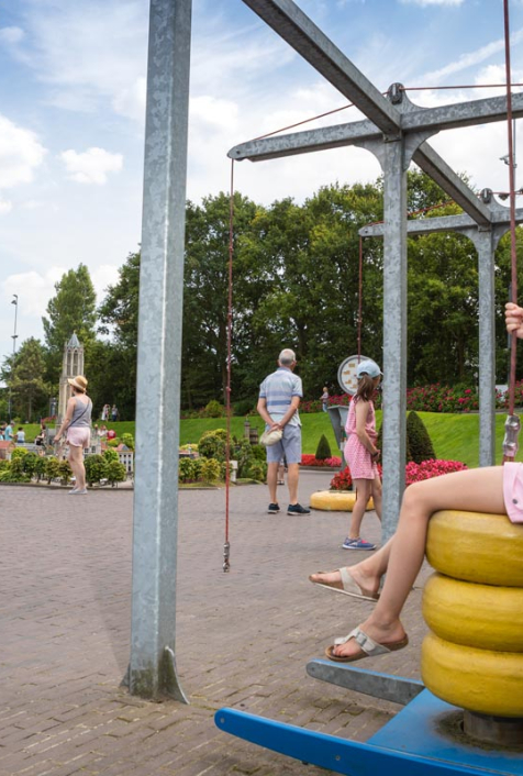 Kaas tillen in Madurodam
