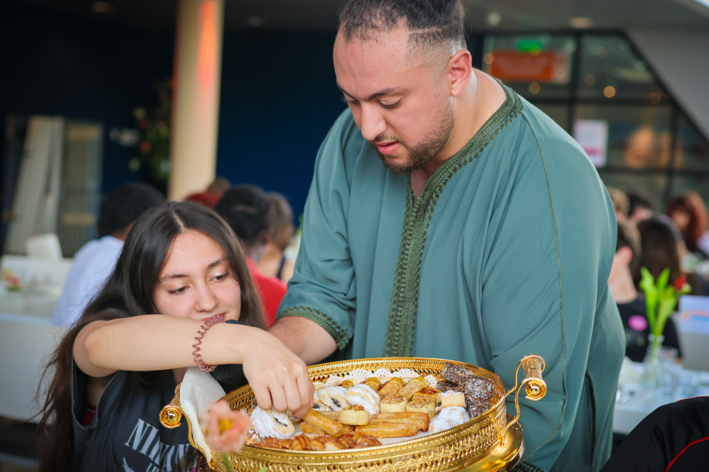 Lekkere lunch wordt geserveerd tijdens MaduroFusion 