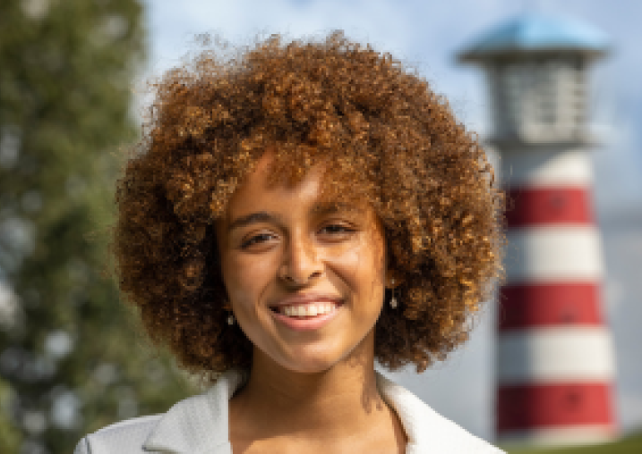 Alexia college b&w 24-25